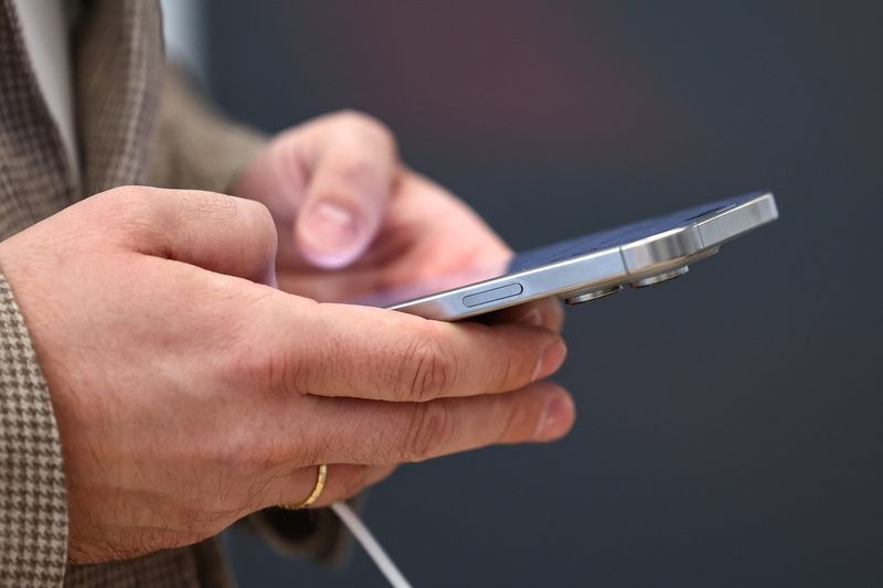 Russian users' pre-order demand for the new iPhone is 15% higher than the previous generation, despite the device's high price.