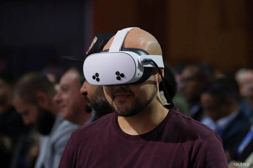 Meta Platforms has announced plans to increase investment in AI development in Vietnam and produce new mixed reality headsets.