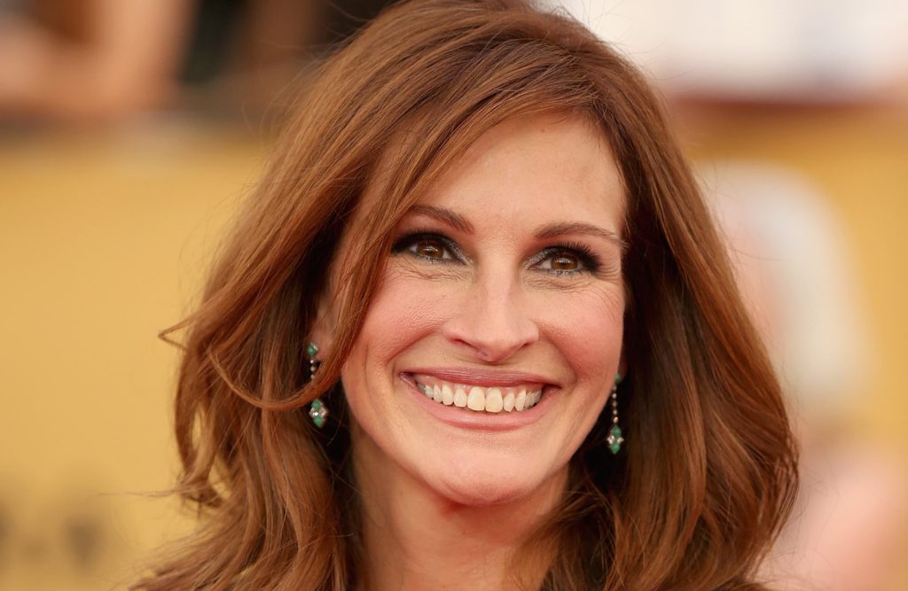 Julia Roberts had good relationships but occasionally had problems with her older brother, Eric Roberts.